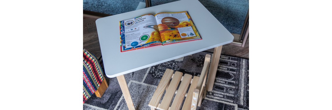 Деревянные столики и стульчики собственного производства