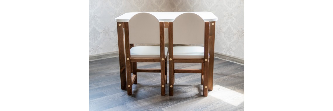 Столик и стульчики для двоих детей